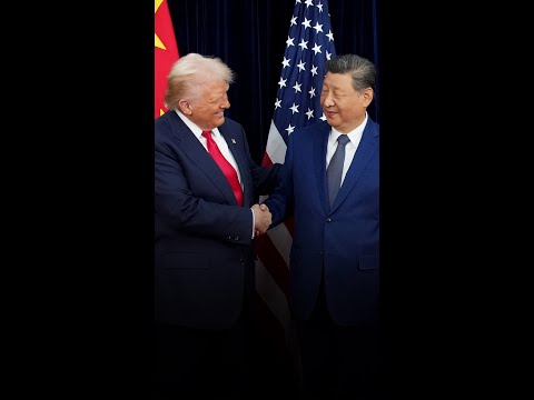 Trump, China’s Xi Shake Hands Ahead of Meeting in South Korea