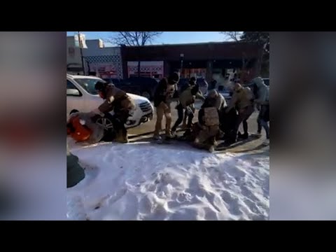 GRAPHIC WARNING: Video shows moment federal immigration agents shoot man in Minnesota