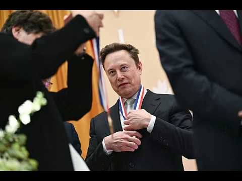 Elon Musk Will Give SpaceX Shares to ‘Every Kid in America’
